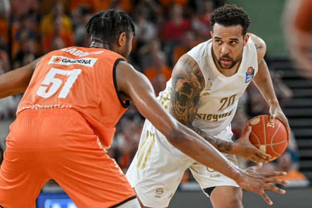 随着时间的 随着时间的