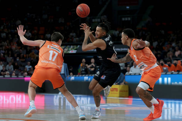 经验丰富的 经验丰富的